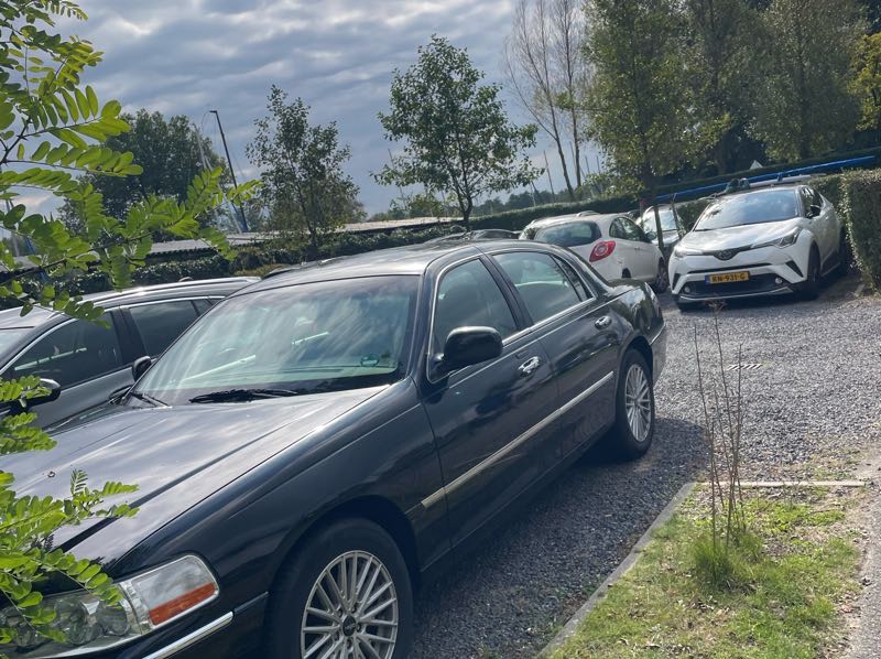Lincoln Town Car spotted in Utrecht