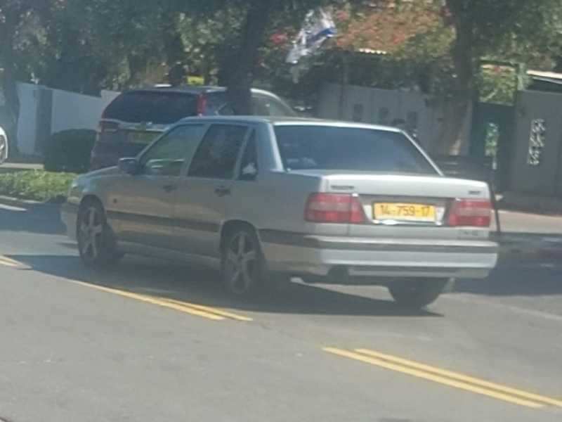 Volvo S70 (1997) spotted in Tel Aviv, Israel