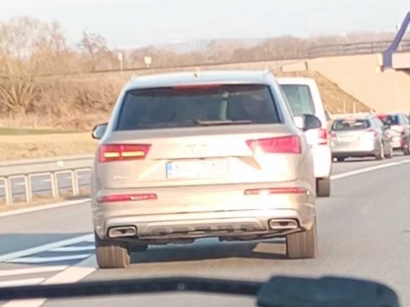 Audi Q7 (2018) spotted in Hradec, Czechia