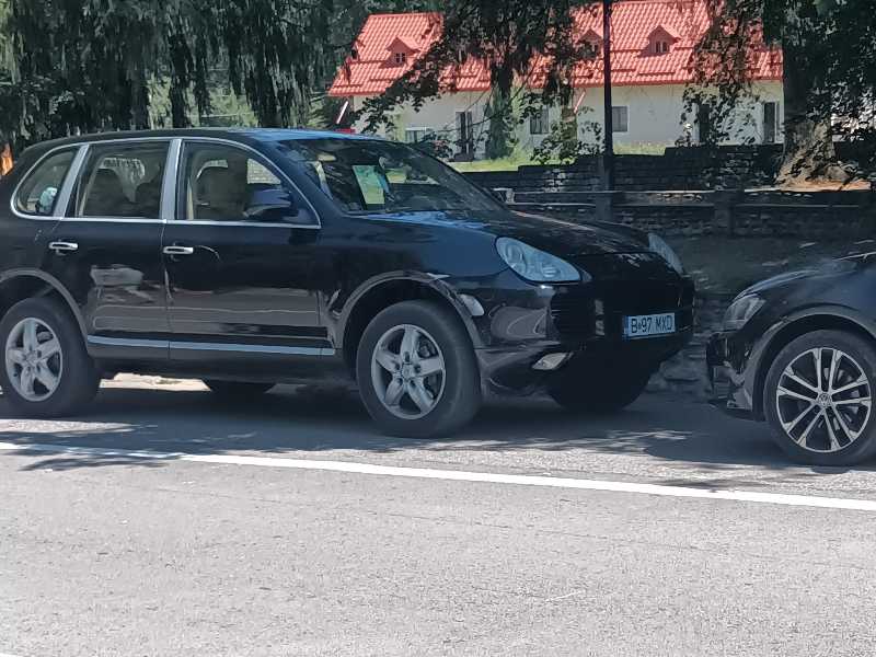 Porsche Cayenne spotted in Victoria