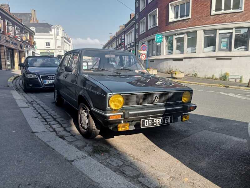 Volkswagen Golf Mk1 spotted in Roye