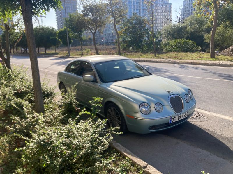 Jaguar S-Type spotted in Istanbul