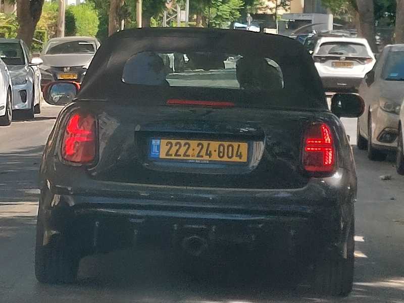 Mini Cooper (2020) spotted in Tel Aviv, Israel