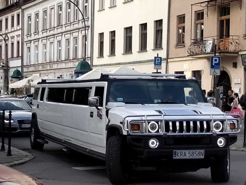 Hummer H2 Limousine spotted in Lubań