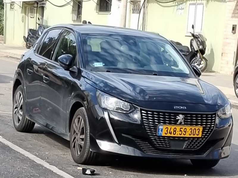 Peugeot 208 spotted in Tel Aviv