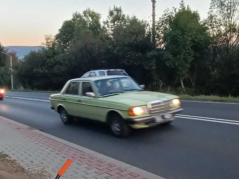 Mercedes-Benz W123 spotted in Maków Podhalański