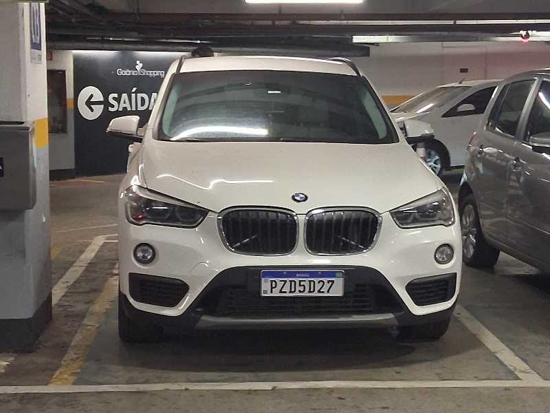 BMW X1 (2016) spotted in Goiânia, Brazil