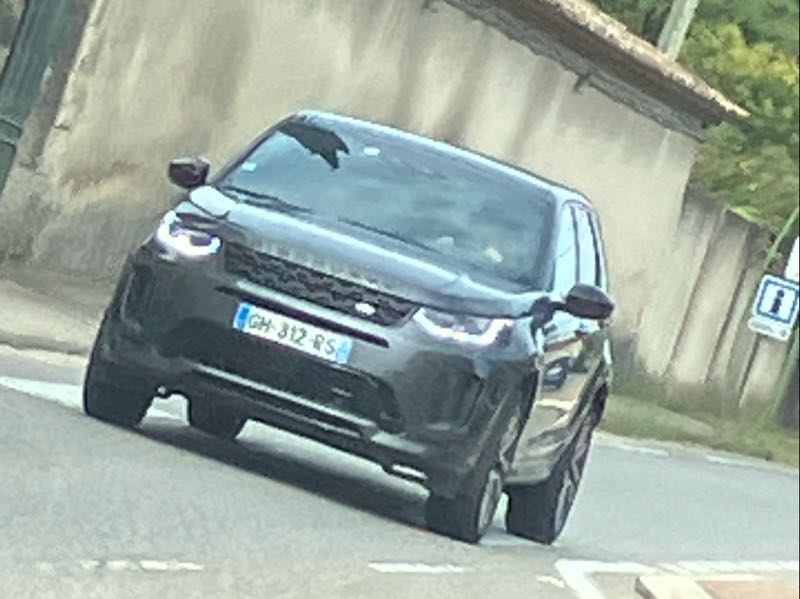 Land Rover Discovery Sport spotted in Lyon