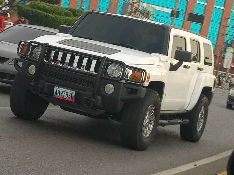 Hummer H3 spotted in Caicara del Orinoco