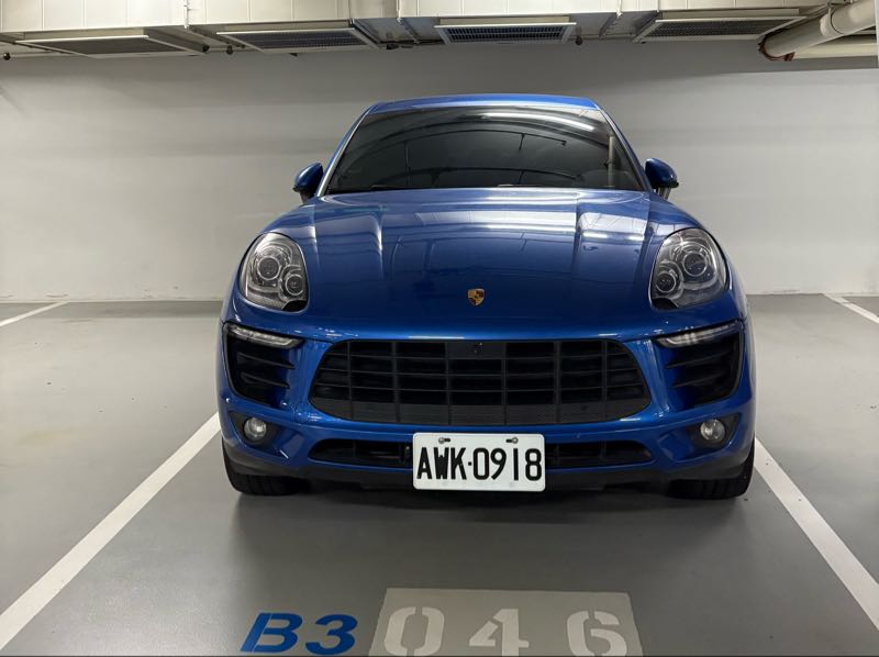 Porsche Macan (2015) spotted in Taipei, Taiwan