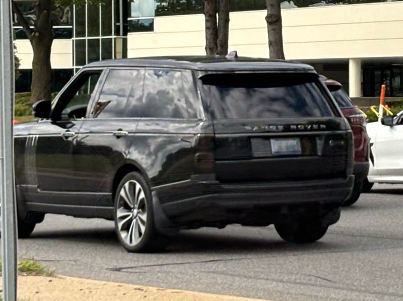 Land Rover Range Rover (2020) spotted in Detroit, United States