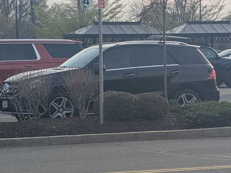 Mercedes-Benz ML-Class spotted in Richmond