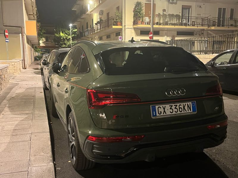 Audi Q5 spotted in Molfetta