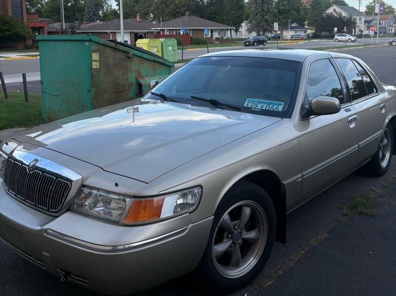 Mercury Grand Marquis spotted in Hibbing
