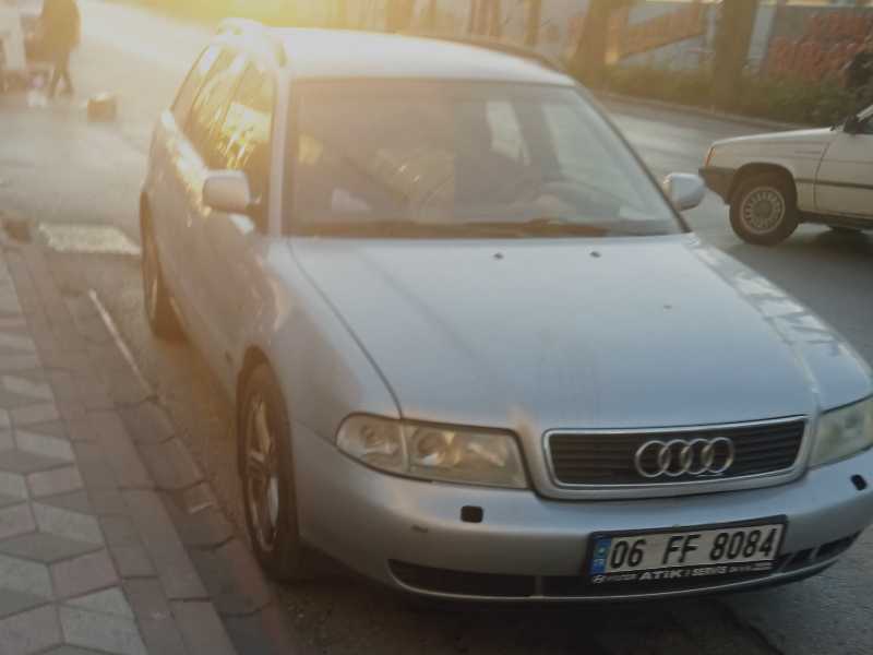Audi A4 (2000) spotted in Ankara, Turkey