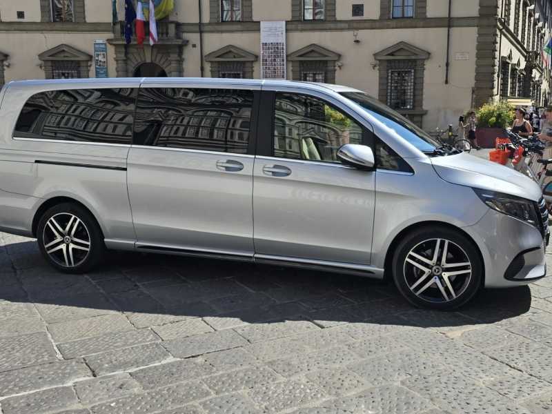 Mercedes-Benz V-Class spotted in Florence