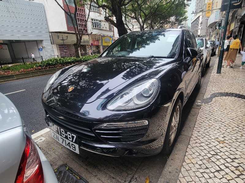 Porsche Cayenne (2015) spotted in Macau, Macao