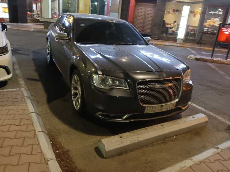 Chrysler 300 spotted in Yanbu