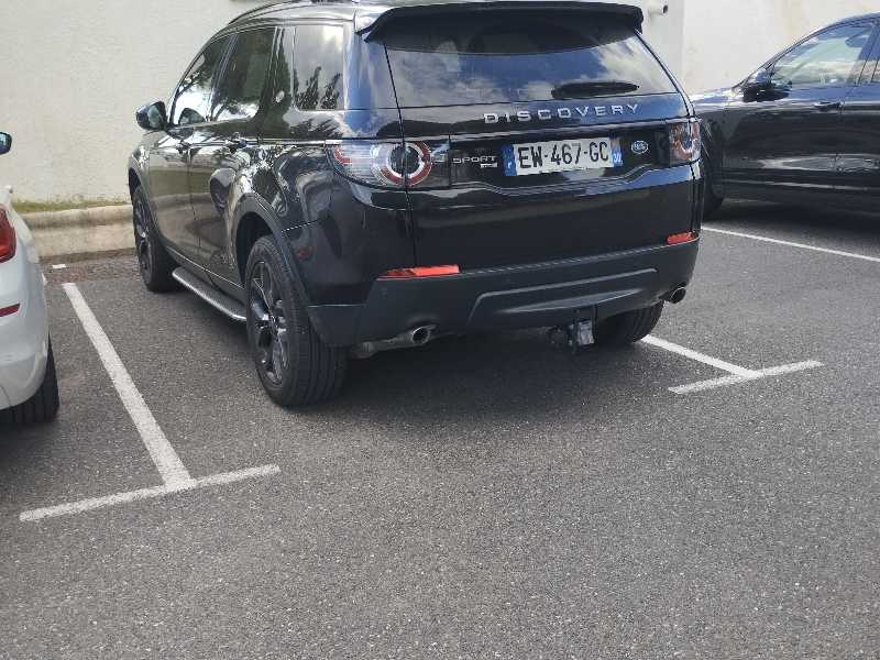 Land Rover Discovery Sport spotted in Châteauroux