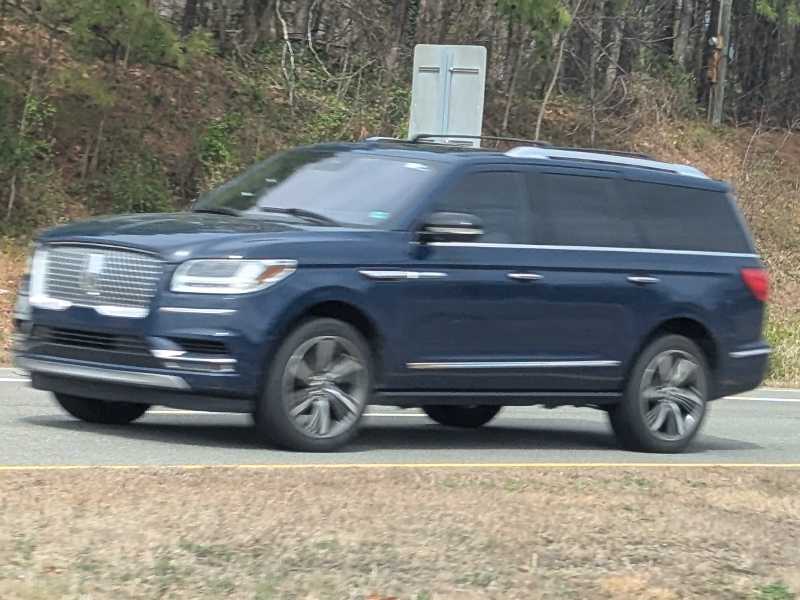 Lincoln Navigator spotted in Richmond