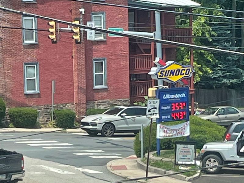 Porsche Cayenne spotted in Harleyville