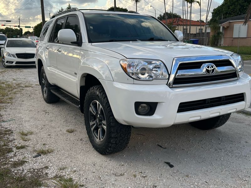 Toyota 4Runner spotted in Flagami