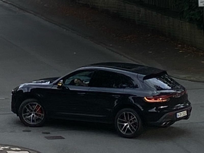 Porsche Cayenne (2021) spotted in Wuppertal, Germany