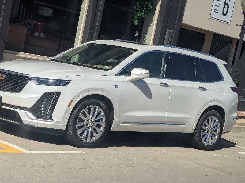 Cadillac XT6 spotted in Farmville