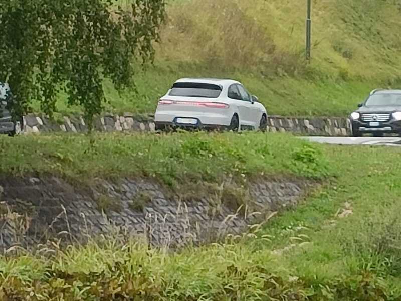 Porsche Macan (2020) spotted in Bolzano, Italy