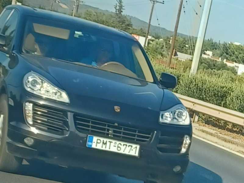 Porsche Cayenne spotted in Kalamariá