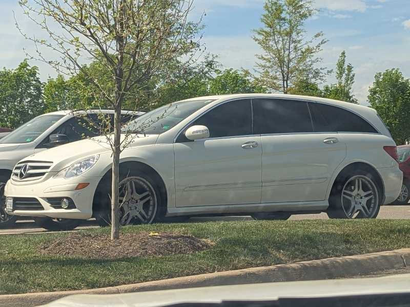 Mercedes-Benz R-Class spotted in Richmond