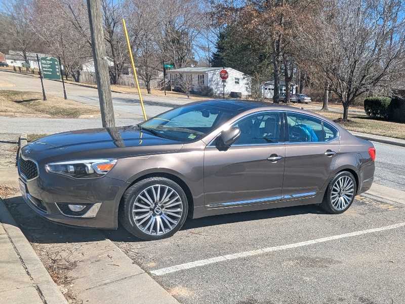 Kia K900 spotted in Farmville