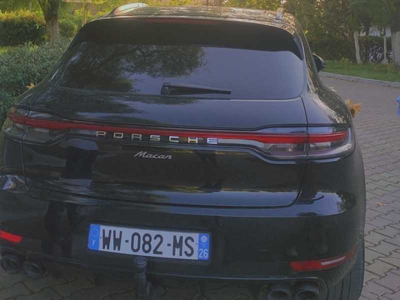 Porsche Macan (2023) spotted in Beni Tamou, Algeria