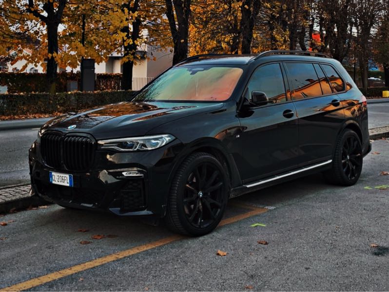 BMW X7 (2020) spotted in Cuneo, Italy
