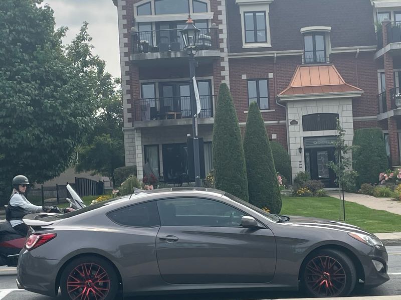 Hyundai Genesis Coupe (2013) spotted in Montréal, Canada