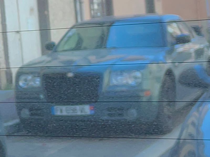 Chrysler 300C (2012) spotted in Béziers, France