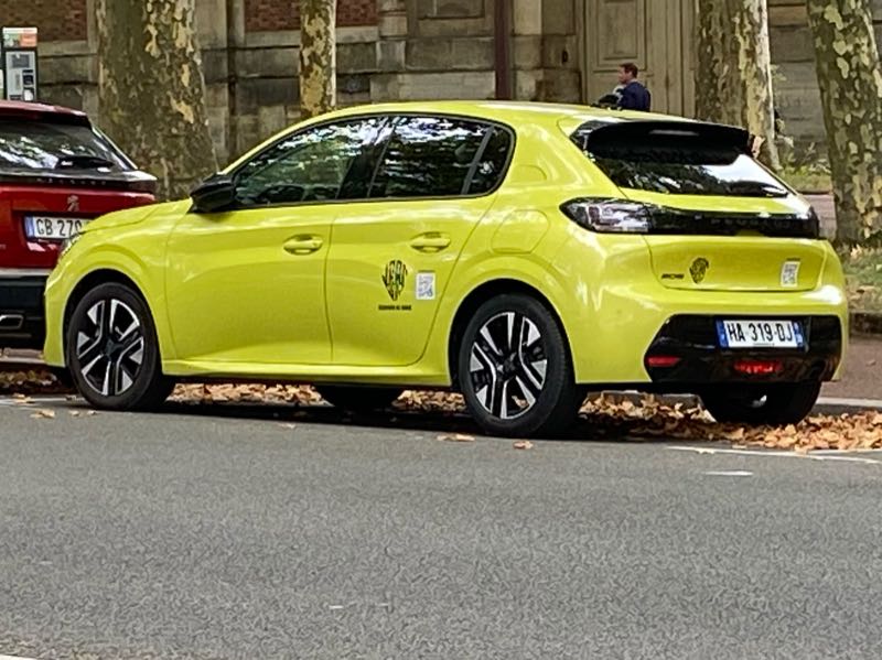 Peugeot 208 spotted in Versailles