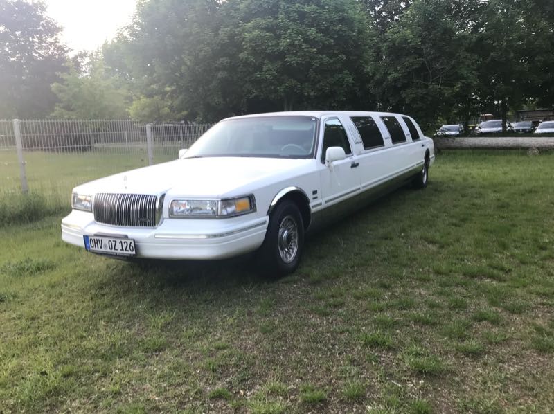 Lincoln Town Car Limousine spotted in Zehdenick