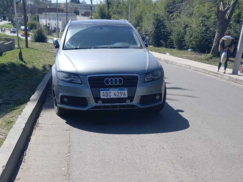Audi Q5 (2010) spotted in Montevideo, Uruguay