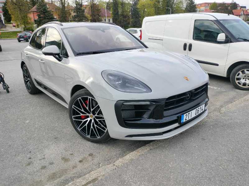 Porsche Macan (2022) spotted in Námestovo, Slovakia