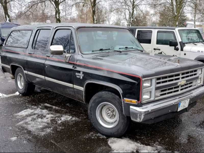 Chevrolet Suburban spotted in Miroslav