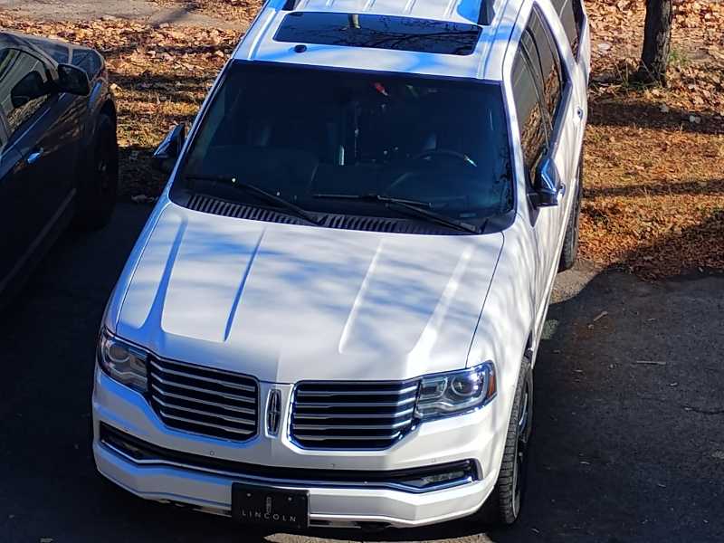 Lincoln Navigator spotted in Montréal