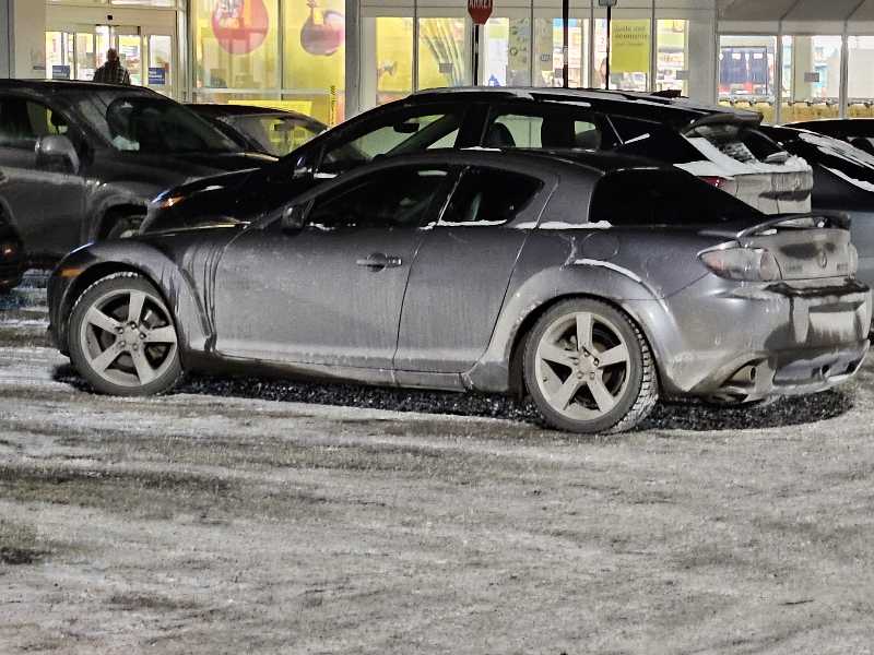 Mazda RX-8 (2003) spotted in Saint-Louis-de-Terrebonne, Canada