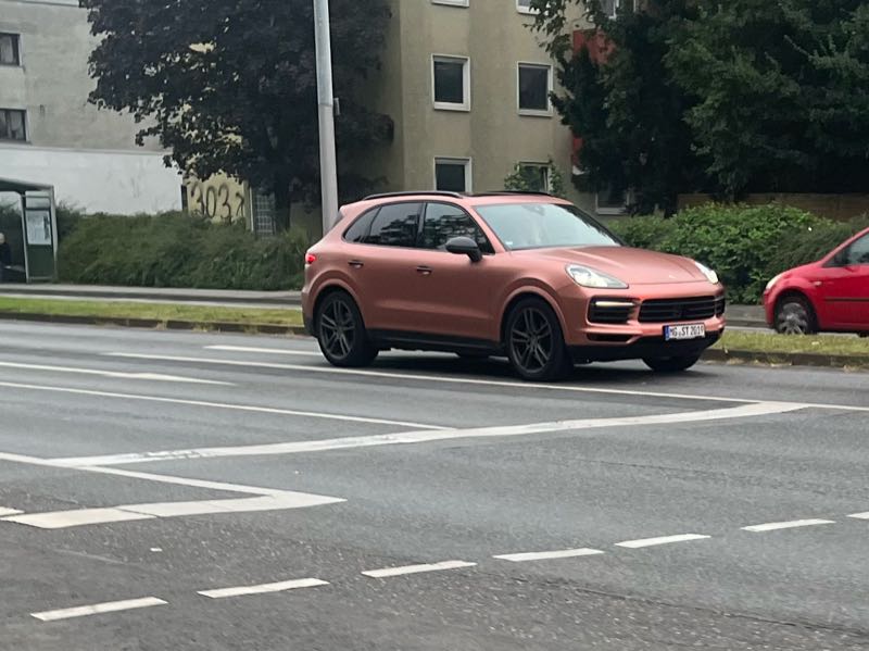 Porsche Cayenne (2021) spotted in Mönchengladbach, Germany