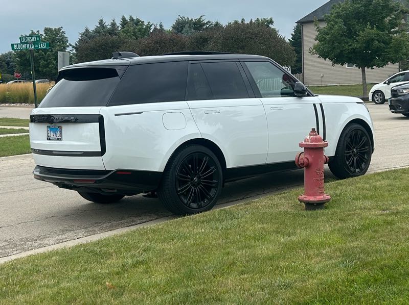 Land Rover Range Rover spotted in Oswego