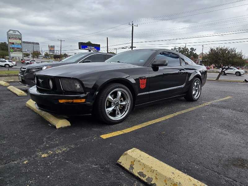 Ford Mustang (2005) spotted in San Antonio, United States