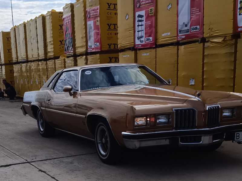 Oldsmobile Cutlass Supreme spotted in Călăraşi