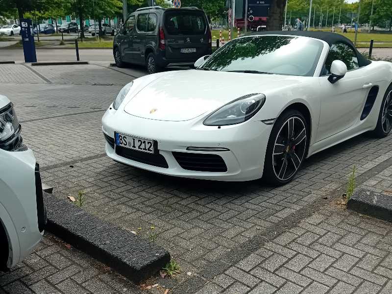 Porsche 718 Boxster (2021) spotted in Braunschweig, Germany