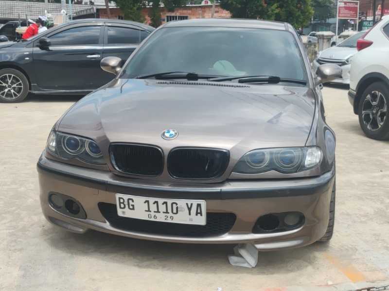 BMW 3 Series (2002) spotted in Palembang, Indonesia