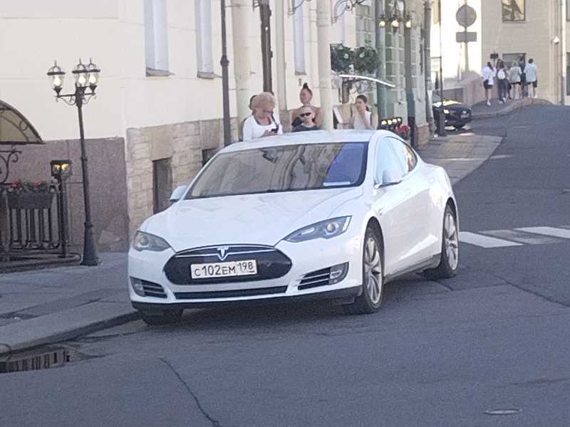 Tesla Model S (2013) spotted in Saint Petersburg, Russia